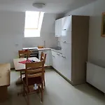 Apartmaji Pri Marodnu *