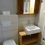 公寓 Apartmaji Pri Marodnu 博希尼