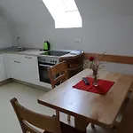 Apartmaji Pri Marodnu アパート