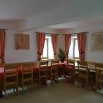 Apartmaji Pri Marodnu アパート *