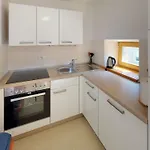 Apartmaji Pri Marodnu ボーヒニ