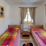 Apartmaji Pri Marodnu *