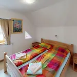 Apartmaji Pri Marodnu アパート *
