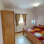 Apartmaji Pri Marodnu * ボーヒニ