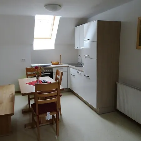 Apartmaji Pri Marodnu *