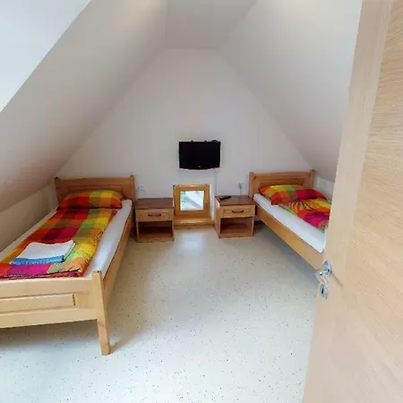 Apartmaji Pri Marodnu דירה *