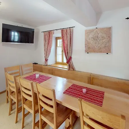 Apartmaji Pri Marodnu Apartment