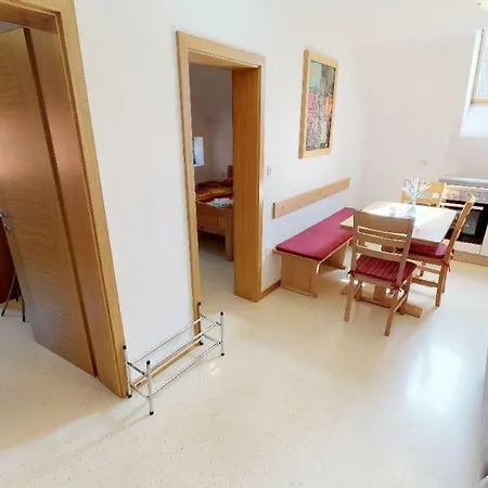 Apartmaji Pri Marodnu *