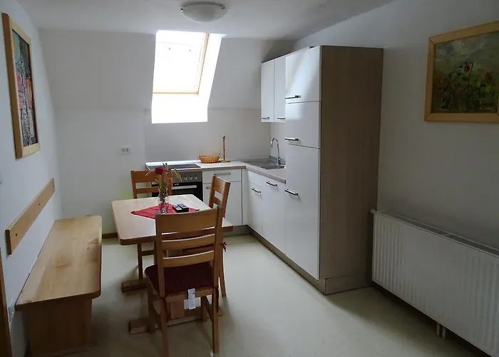 Apartmaji Pri Marodnu *