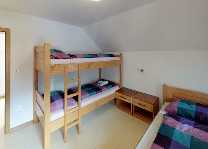 Apartmaji Pri Marodnu *