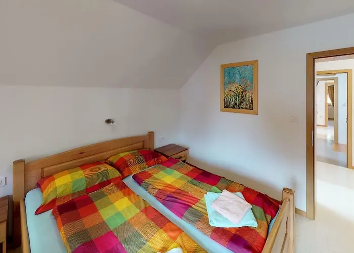 Apartma Apartmaji Pri Marodnu